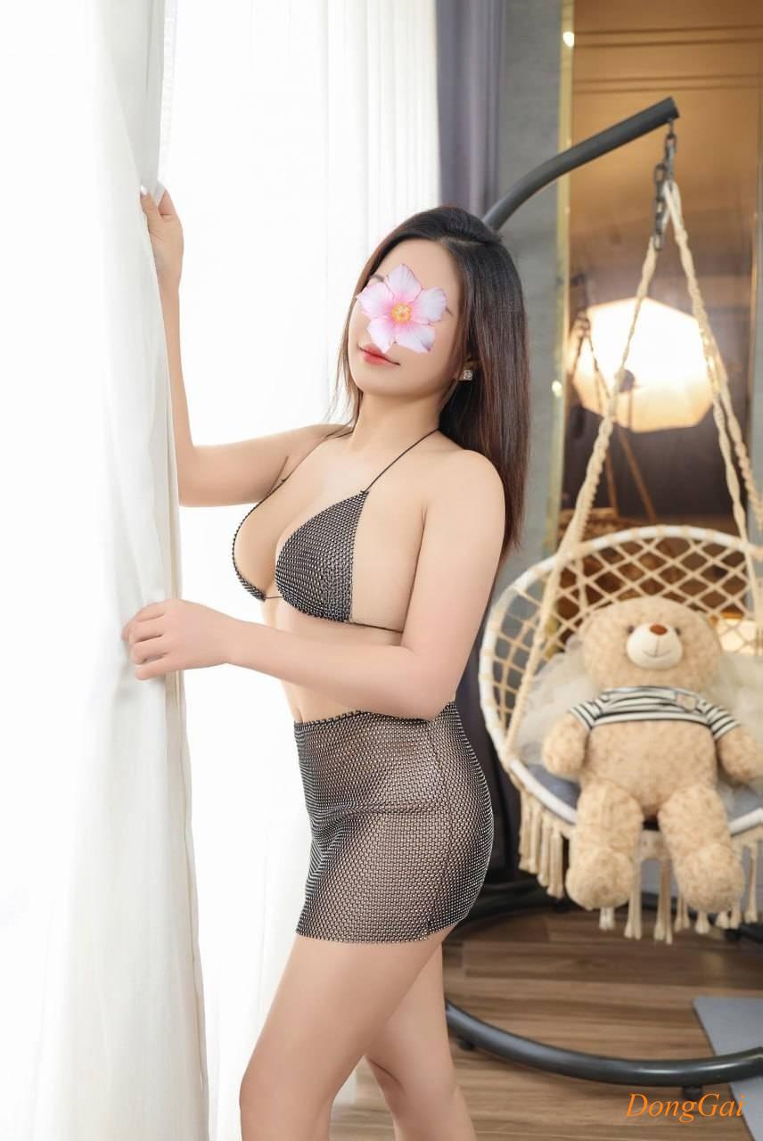 Dung Nhi - Không Phải Quá Lời Chứ Em Này Vô Cùng Tuyệt Vời