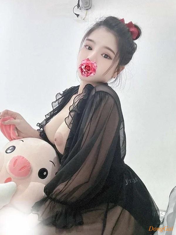 Tiểu Vy - Vú To Dáng Chuẩn, Đáng Yêu Chiều Khách